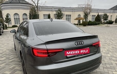 Audi A4, 2018 год, 2 800 000 рублей, 2 фотография