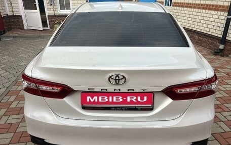 Toyota Camry, 2018 год, 2 990 000 рублей, 4 фотография