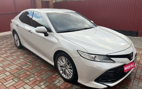 Toyota Camry, 2018 год, 2 990 000 рублей, 3 фотография