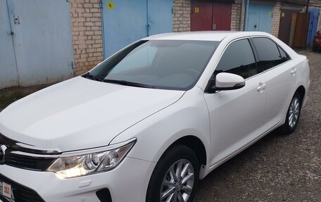 Toyota Camry, 2015 год, 3 200 000 рублей, 3 фотография