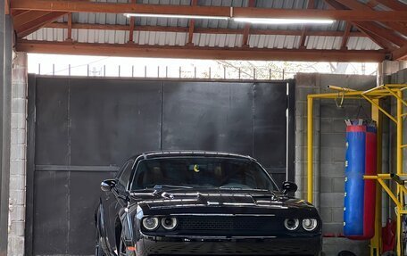 Dodge Challenger III рестайлинг 2, 2018 год, 2 364 010 рублей, 26 фотография