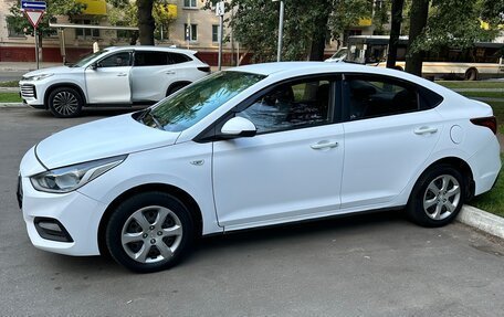 Hyundai Solaris II рестайлинг, 2017 год, 777 000 рублей, 2 фотография