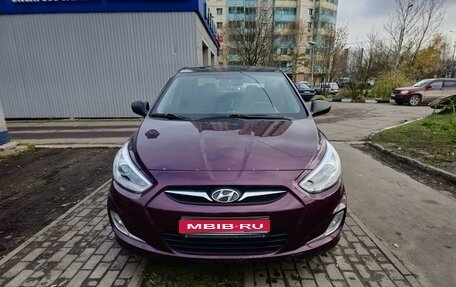 Hyundai Solaris II рестайлинг, 2011 год, 880 000 рублей, 1 фотография