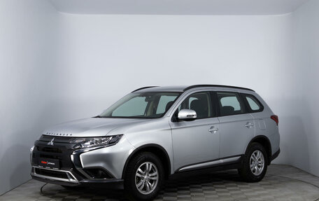 Mitsubishi Outlander III рестайлинг 3, 2022 год, 3 150 000 рублей, 1 фотография