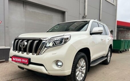 Toyota Land Cruiser Prado 150 рестайлинг 2, 2016 год, 4 999 000 рублей, 1 фотография