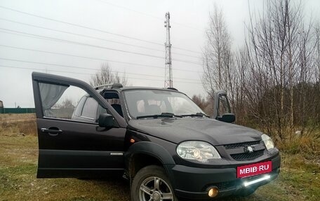 Chevrolet Niva I рестайлинг, 2011 год, 519 000 рублей, 4 фотография