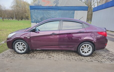 Hyundai Solaris II рестайлинг, 2011 год, 880 000 рублей, 21 фотография