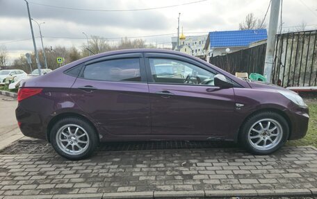 Hyundai Solaris II рестайлинг, 2011 год, 880 000 рублей, 22 фотография