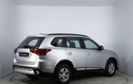 Mitsubishi Outlander III рестайлинг 3, 2022 год, 3 150 000 рублей, 5 фотография