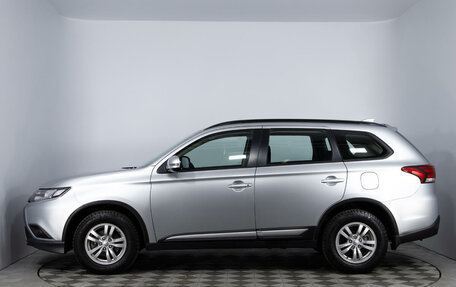 Mitsubishi Outlander III рестайлинг 3, 2022 год, 3 150 000 рублей, 8 фотография