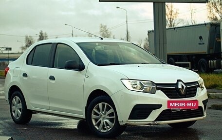 Renault Logan II, 2020 год, 715 000 рублей, 2 фотография