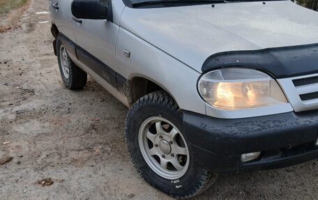 Chevrolet Niva I рестайлинг, 2004 год, 270 000 рублей, 2 фотография