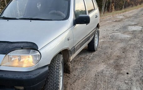 Chevrolet Niva I рестайлинг, 2004 год, 270 000 рублей, 3 фотография