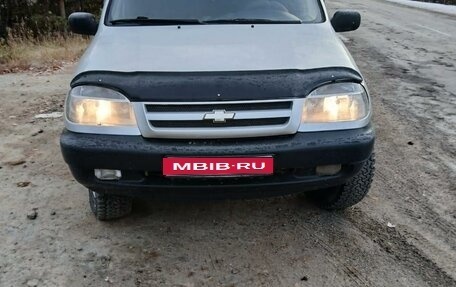 Chevrolet Niva I рестайлинг, 2004 год, 270 000 рублей, 1 фотография