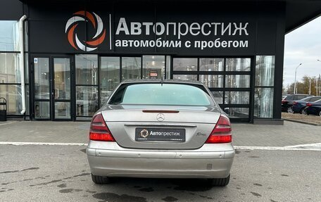 Mercedes-Benz E-Класс, 2003 год, 600 000 рублей, 3 фотография