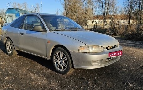 Mitsubishi Mirage VI рестайлинг, 2001 год, 2 фотография