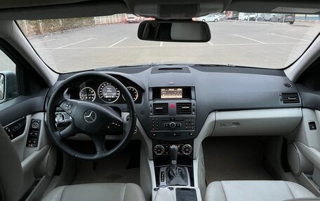 Mercedes-Benz C-Класс, 2010 год, 1 200 000 рублей, 10 фотография