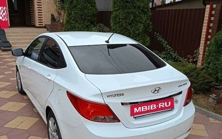 Hyundai Solaris II рестайлинг, 2015 год, 1 300 000 рублей, 3 фотография