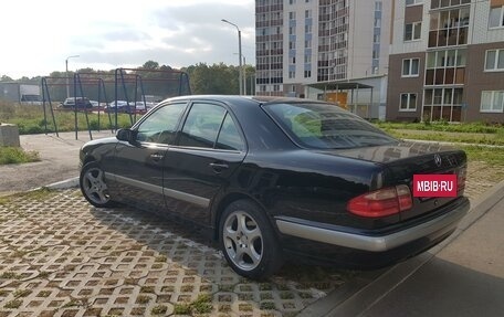 Mercedes-Benz E-Класс, 1999 год, 600 000 рублей, 3 фотография