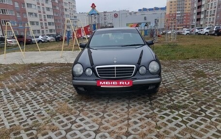 Mercedes-Benz E-Класс, 1999 год, 600 000 рублей, 8 фотография