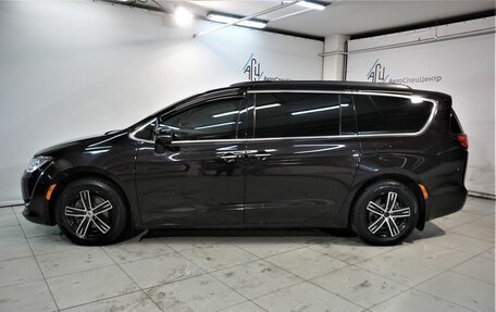 Chrysler Pacifica (RU), 2018 год, 2 999 800 рублей, 18 фотография