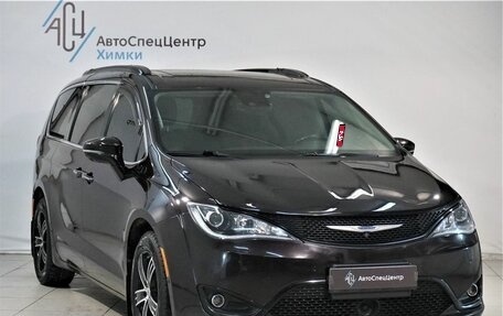 Chrysler Pacifica (RU), 2018 год, 2 999 800 рублей, 15 фотография