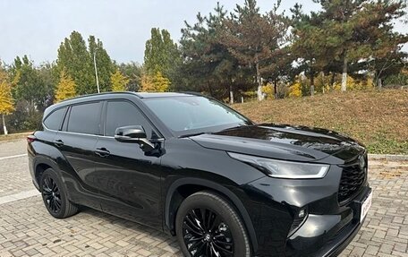 Toyota Highlander, 2022 год, 3 100 000 рублей, 9 фотография