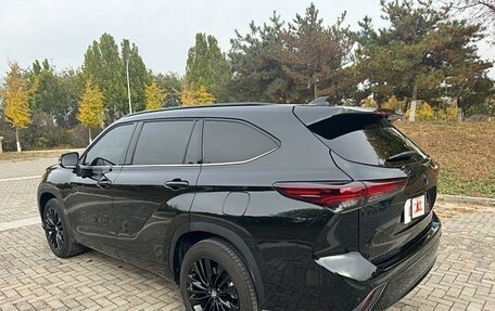 Toyota Highlander, 2022 год, 3 100 000 рублей, 22 фотография