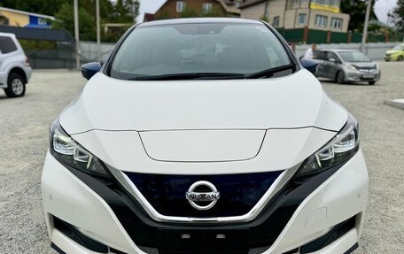 Nissan Leaf II, 2019 год, 2 100 000 рублей, 3 фотография