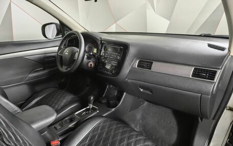 Mitsubishi Outlander III рестайлинг 3, 2013 год, 1 194 000 рублей, 9 фотография