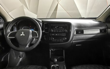 Mitsubishi Outlander III рестайлинг 3, 2013 год, 1 194 000 рублей, 10 фотография