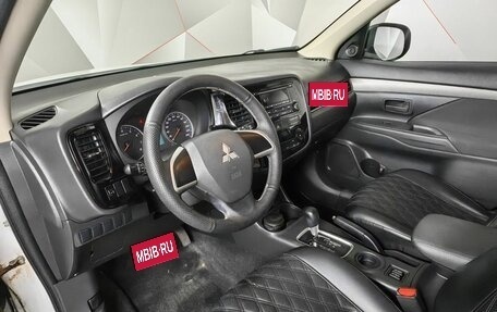 Mitsubishi Outlander III рестайлинг 3, 2013 год, 1 194 000 рублей, 14 фотография