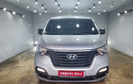 Hyundai Grand Starex Grand Starex I рестайлинг 2, 2021 год, 2 300 000 рублей, 5 фотография