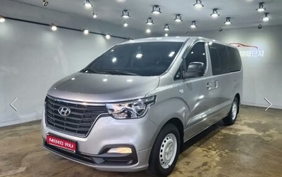 Hyundai Grand Starex Grand Starex I рестайлинг 2, 2021 год, 2 300 000 рублей, 1 фотография