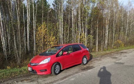 Honda Fit Shuttle I рестайлинг, 2012 год, 1 250 000 рублей, 2 фотография