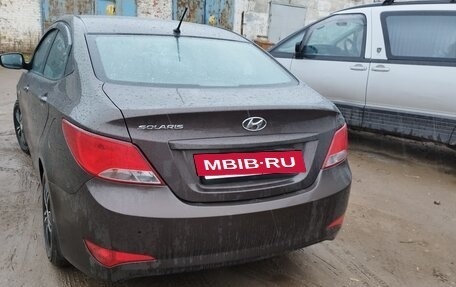 Hyundai Solaris II рестайлинг, 2015 год, 900 000 рублей, 4 фотография