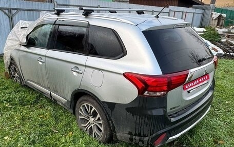 Mitsubishi Outlander III рестайлинг 3, 2016 год, 790 000 рублей, 2 фотография