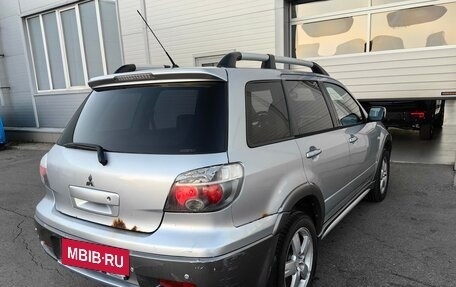 Mitsubishi Outlander III рестайлинг 3, 2005 год, 515 000 рублей, 5 фотография