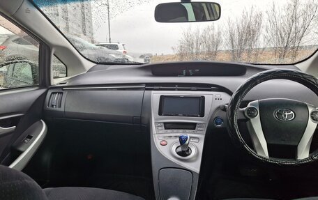 Toyota Prius, 2014 год, 1 220 000 рублей, 15 фотография