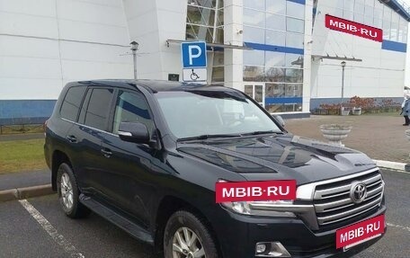 Toyota Land Cruiser 200, 2015 год, 6 100 000 рублей, 2 фотография