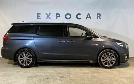 KIA Carnival III, 2017 год, 3 070 000 рублей, 4 фотография