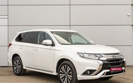 Mitsubishi Outlander III рестайлинг 3, 2022 год, 3 299 000 рублей, 1 фотография