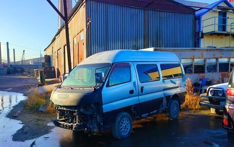 Nissan Caravan IV, 2002 год, 350 000 рублей, 2 фотография