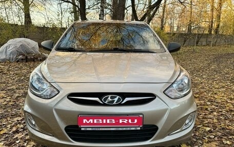 Hyundai Solaris II рестайлинг, 2012 год, 925 000 рублей, 4 фотография