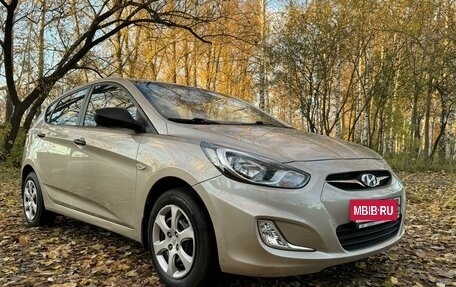 Hyundai Solaris II рестайлинг, 2012 год, 925 000 рублей, 2 фотография