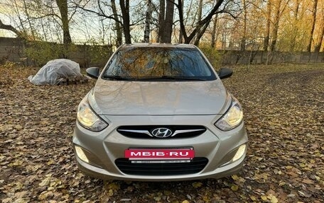 Hyundai Solaris II рестайлинг, 2012 год, 925 000 рублей, 5 фотография