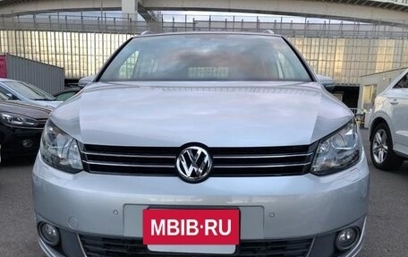 Volkswagen Touran III, 2015 год, 1 340 000 рублей, 2 фотография