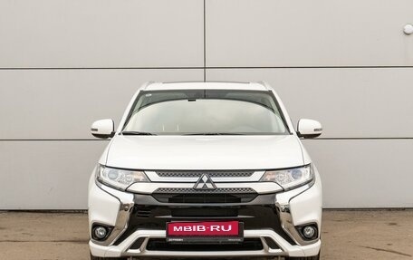 Mitsubishi Outlander III рестайлинг 3, 2022 год, 3 299 000 рублей, 3 фотография