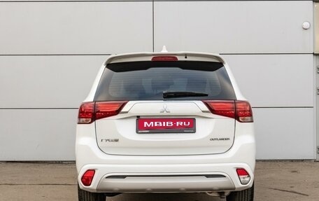 Mitsubishi Outlander III рестайлинг 3, 2022 год, 3 299 000 рублей, 4 фотография