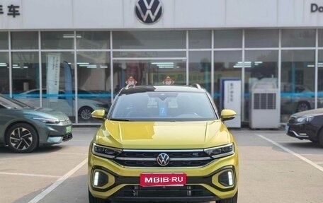 Volkswagen T-Roc I, 2024 год, 3 790 000 рублей, 2 фотография